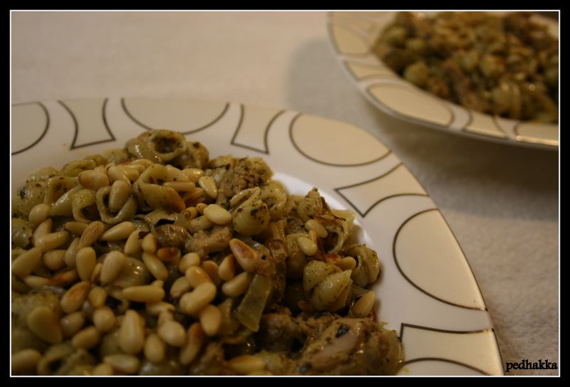 CHICKEN N PESTO PASTA CHICKEN N PESTO PASTA picture